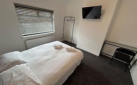 Modern & Spacious 4 Bedroom Home