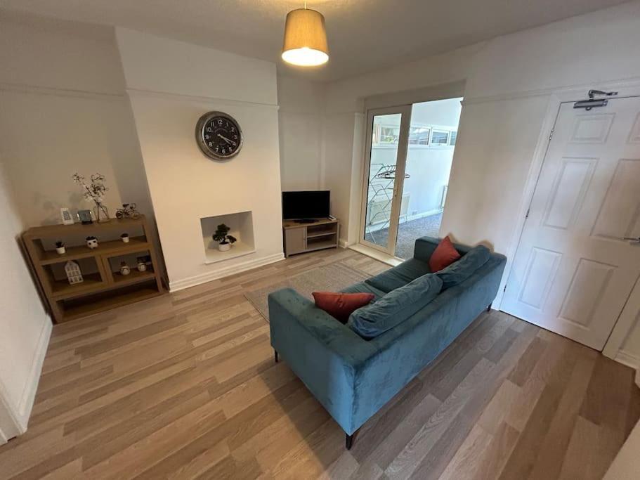 Modern & Spacious 4 Bedroom Home Crewe Exterior photo