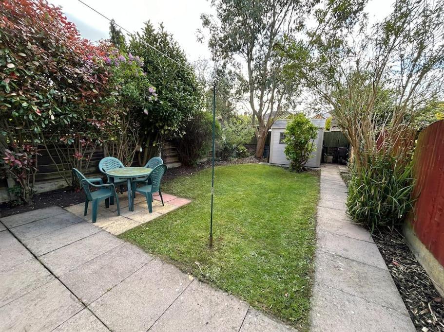 Modern & Spacious 4 Bedroom Home Crewe Exterior photo